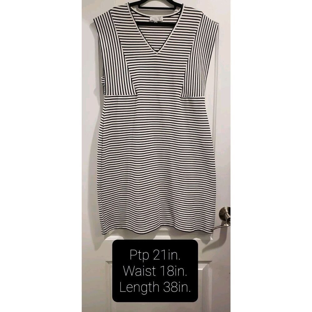 Derek Lam Collective Black & White Striped Vneck Dress Dress Size 52 (20)